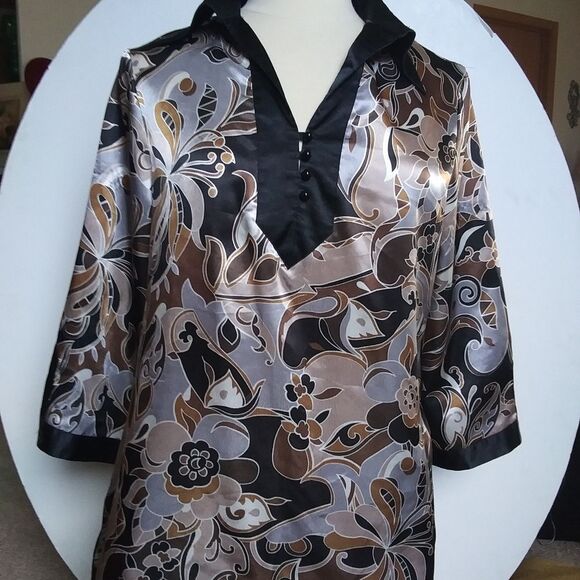 Violet&Claire Satin Floral Tunic Style Blouse Size L - Picture 1 of 10